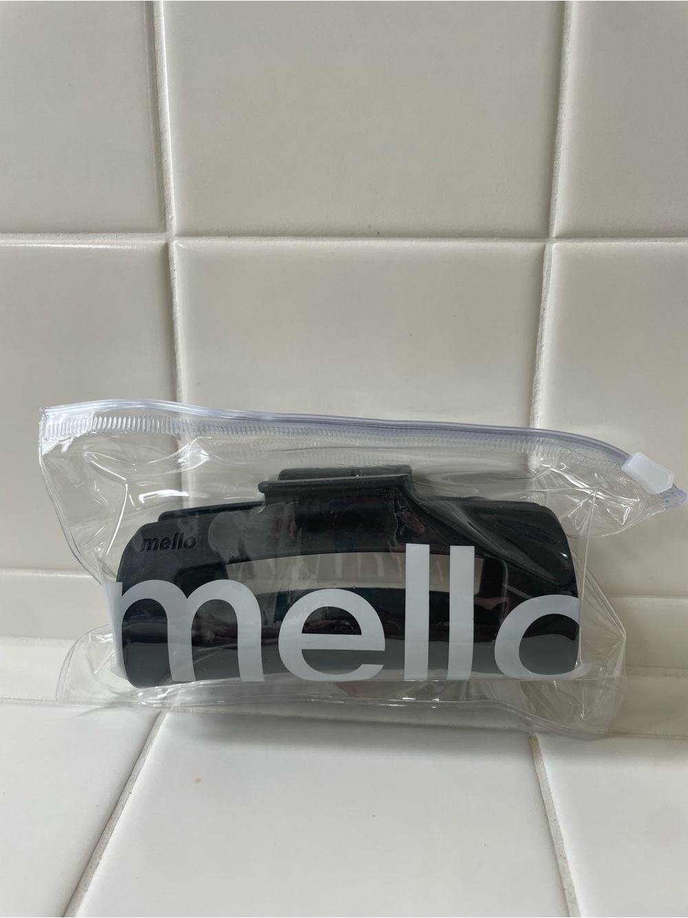 NWT Mello Jumbo Cloud Clip 4.75 inch Retail $25 Color - Licorice